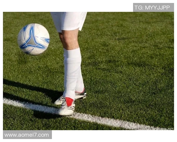 足球新手必看：提升场上意识的实用技巧与训练方法分享